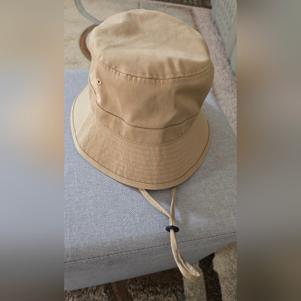 DSG Twitch + Allison Bucket Hat with Chin Strap Never Worn